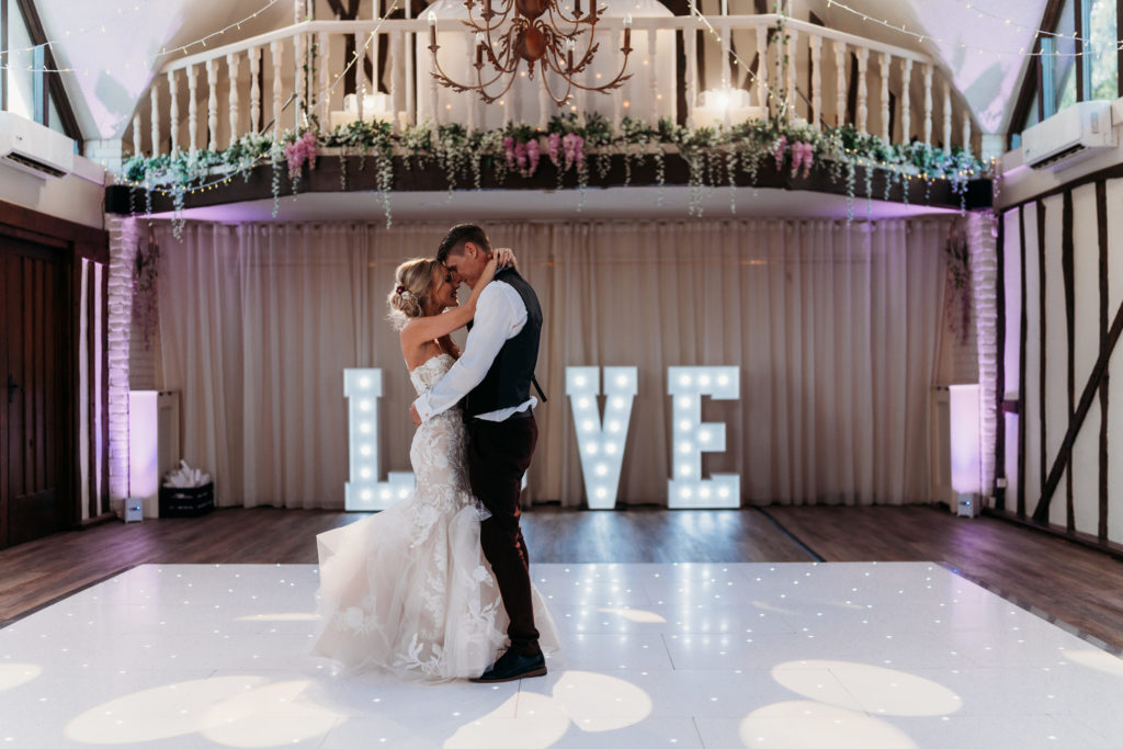 Last Minute Wedding Trends at Seckford Hall Lucy Preview HR19 copy scaled 6